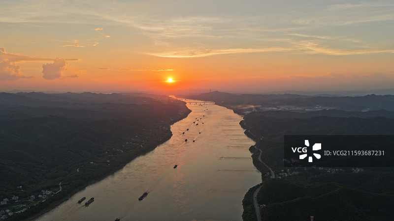 广东封开县西江上的夕阳日落图片素材