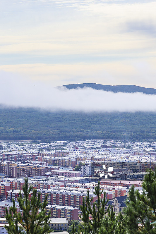 大兴安岭地区塔河县栖霞山植物园望塔楼看塔河镇秋天自然风光图片素材