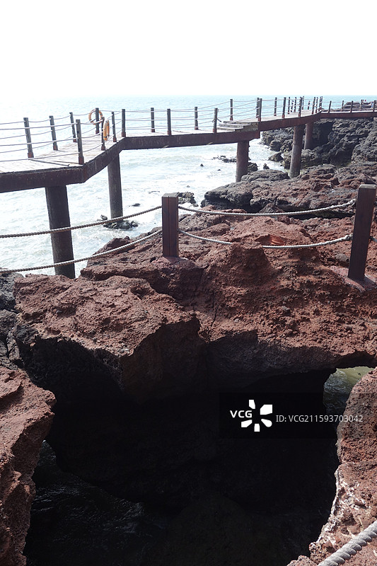 广西北海涠洲岛：鳄鱼山景区通天洞图片素材