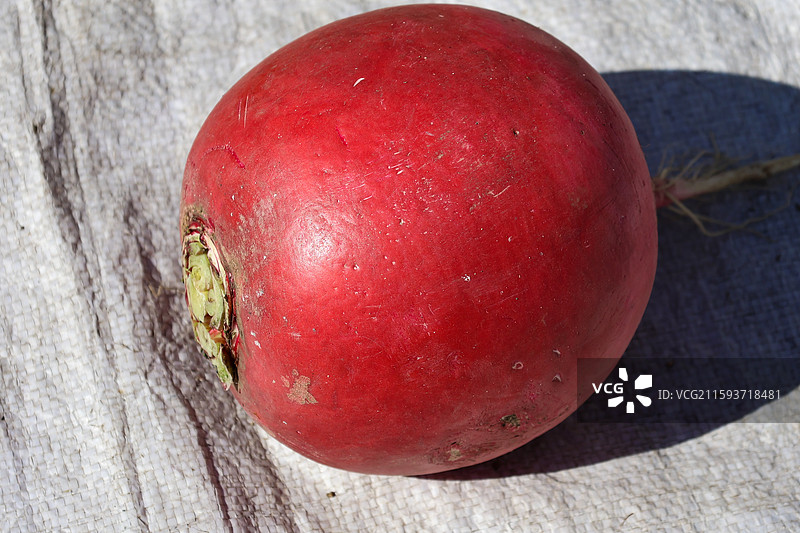 东北早市上的萝卜和萝卜制作的油炸萝卜丸子图片素材