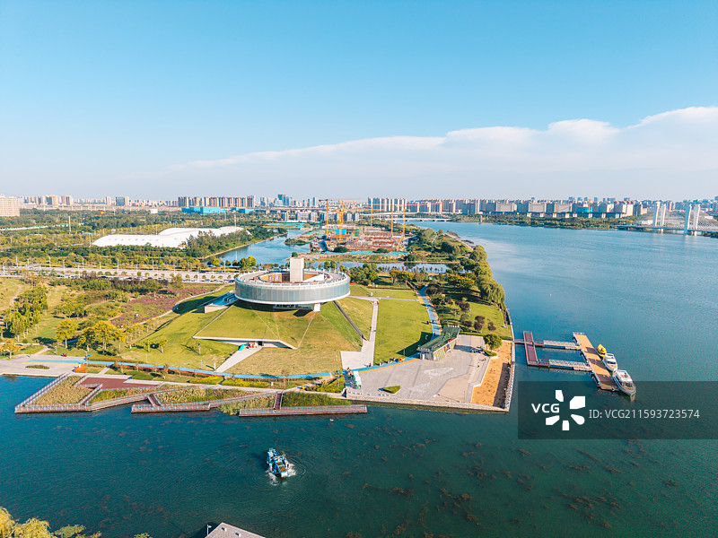 航拍视角下的-郑州黑川纪章纪念馆城市天际线图片素材