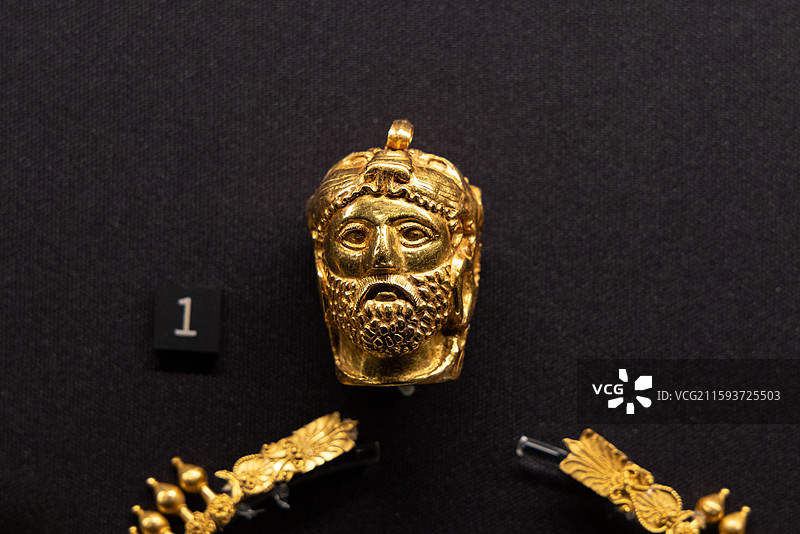 上海世博会博物馆希腊人从阿伽门农到亚历山大箭簇状装饰项链 300-280BC 出土代尔韦尼的代莱泰墓图片素材