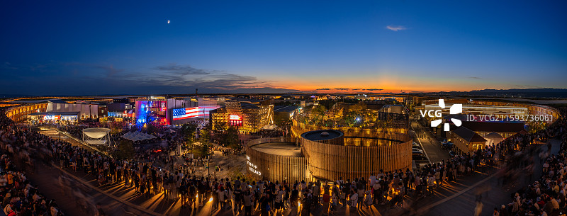 2025日本大阪世博会夜景，全景，灯光秀，高视角，夕阳，世界博览会图片素材