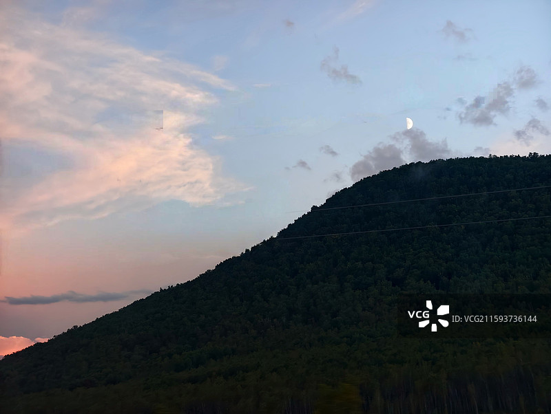 皓月登陆图片素材