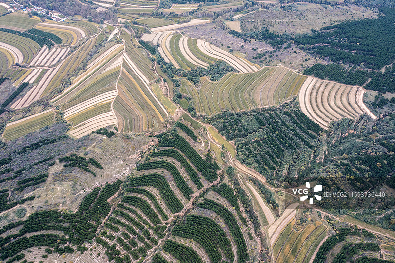 辽宁省建平县罗福沟梯田图片素材