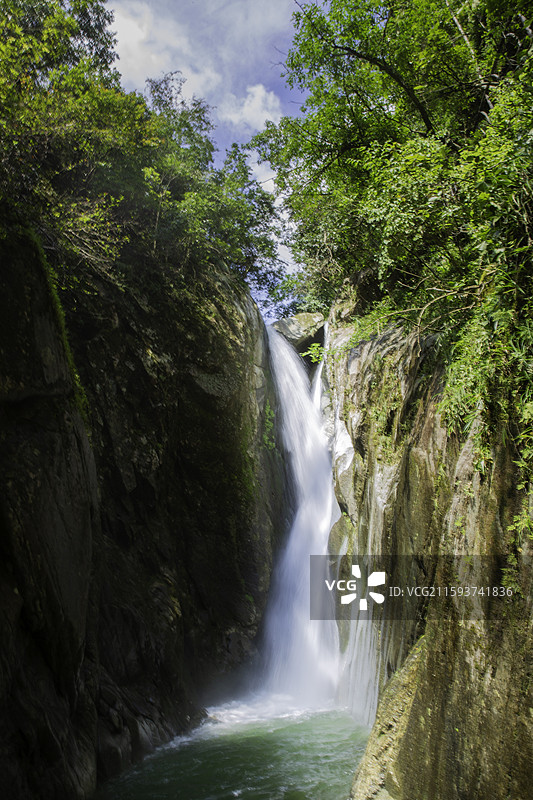 湖南省岳阳市，“天岳”幕阜山古称天岳山，黑龙潭瀑布群，国家4A级景区图片素材