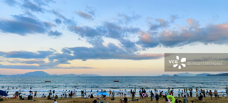 台风后的大梅沙海滨公园图片素材