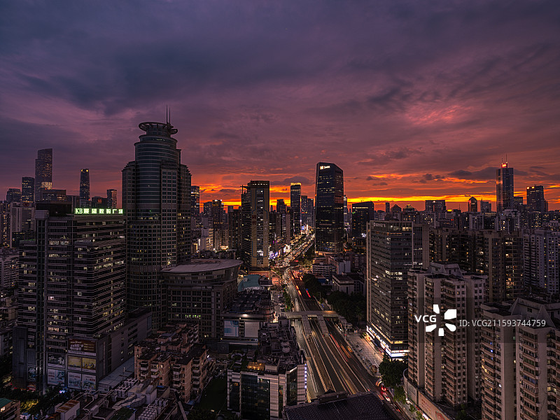 台风前的广州天河岗顶火烧云图片素材