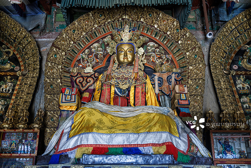 蒙古国前杭爱省哈拉和林藏传佛教格鲁派寺院额尔德尼昭释迦牟尼塑像图片素材
