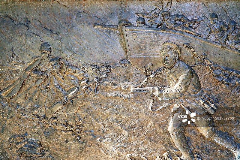 内蒙古自治区呼伦贝尔市扎兰屯市，吊桥公园里的苏联红军烈士纪念碑图片素材