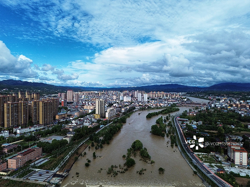 陕西省汉中市西乡县牧马河航拍县城全景图片素材
