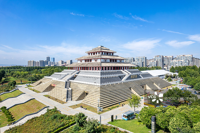 河南省鹤壁市朝歌文化公园鹿台阁图片素材