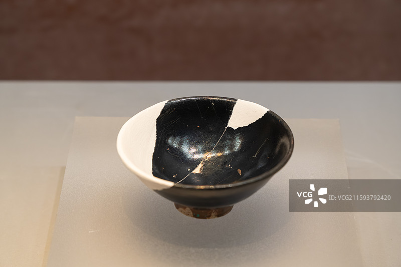 宋建窑黑釉瓷盏，宋，广州市文物考古研究院藏图片素材