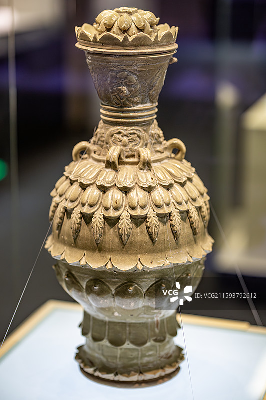 河北博物院藏景县封氏墓出土北朝青釉仰覆莲花尊图片素材