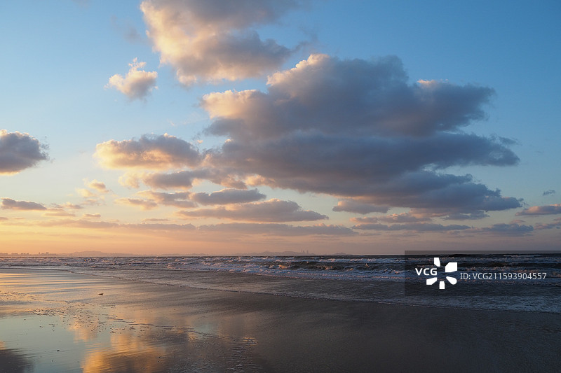烟台金沙滩海边晚霞图片素材