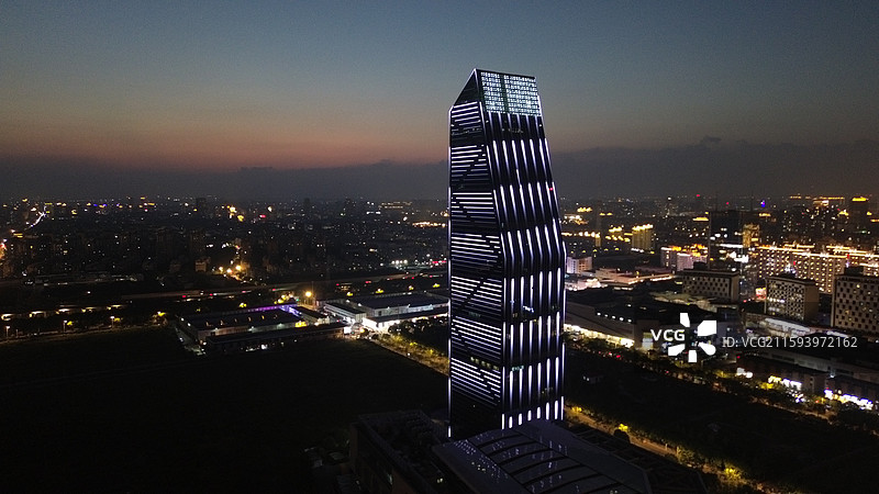 中企联合大厦，上海奉贤，城市夜景，无人机航拍图片素材
