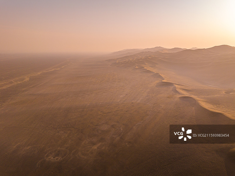 吐鲁番 鄯善县 库木塔格沙漠 龙门客栈 越野基地图片素材