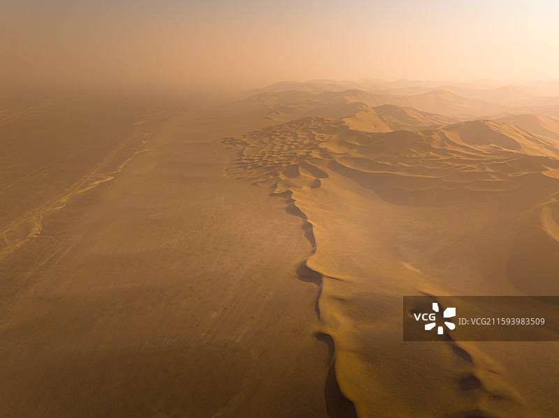 吐鲁番 鄯善县 库木塔格沙漠 龙门客栈 越野基地图片素材
