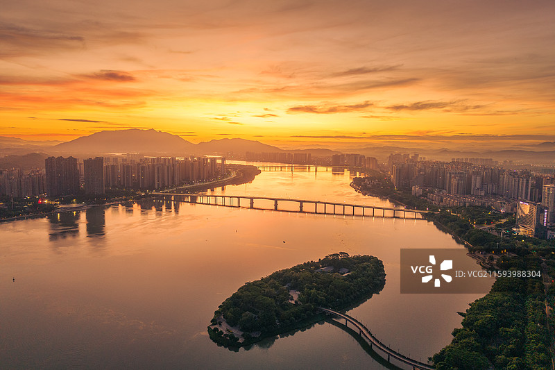清远市北江河上的日出朝霞图片素材