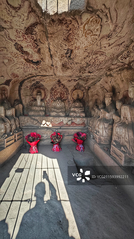 太原龙山石窟是中国现存规模最大的道教石窟，始凿于元，造像风格独特，是研究道教文化的珍贵实物资料。图片素材