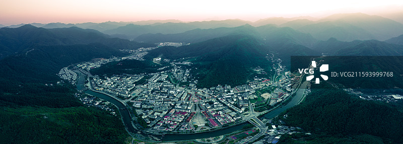 航拍广元市青川县城市风光全景图片素材