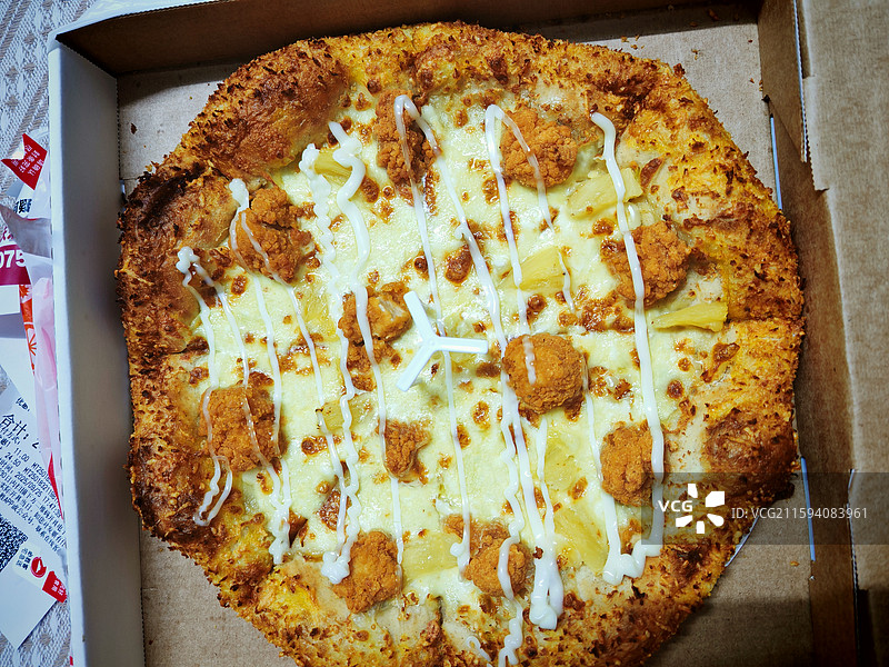 美味必胜客芝士炸鸡披萨图片素材