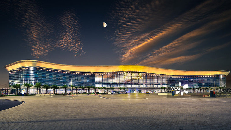 海口新海滚装码头客运综合枢纽站，海口新海港，海南自贸岛城市风光图片素材