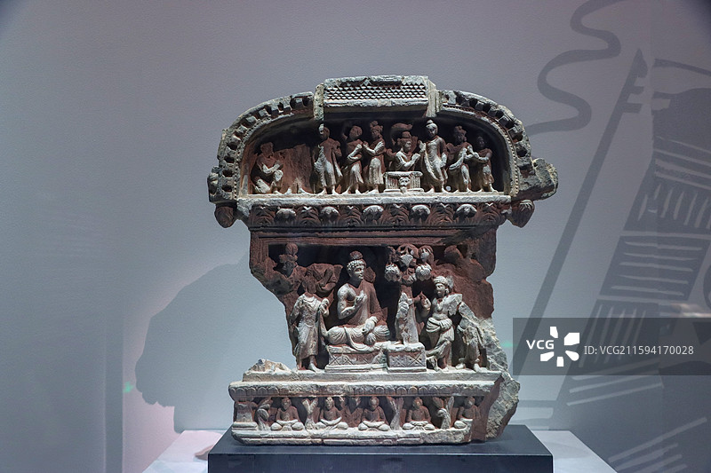 中国国家博物馆《文明的星河》展览展出的公元2-5世纪巴基斯坦文物释迦摩尼本生故事浮雕图片素材
