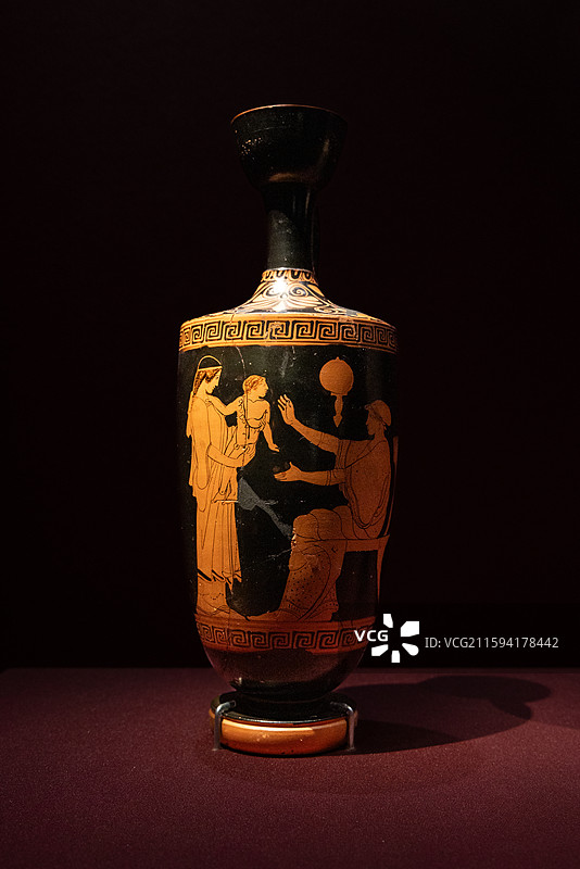 上海世博会博物馆希腊人从阿伽门农到亚历山大红绘细颈瓶 470-460BC 埃雷特利亚图片素材