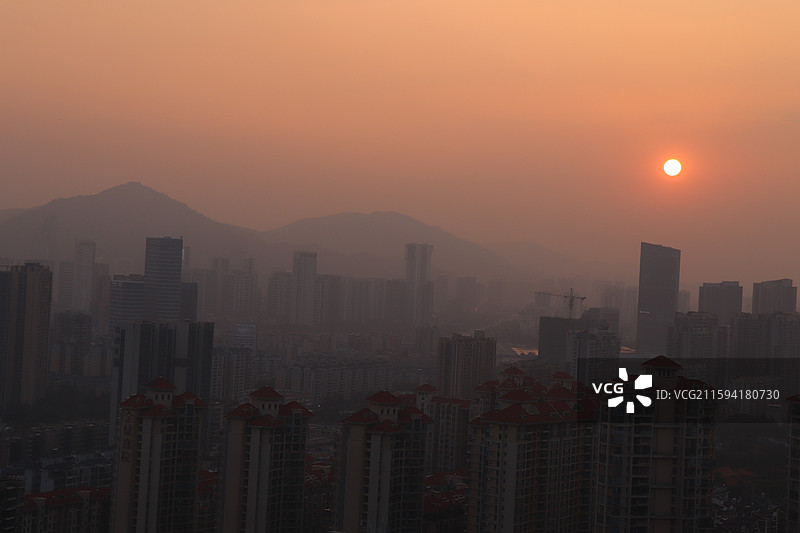 夕阳下的城市风光-珠海板障山森林公园图片素材