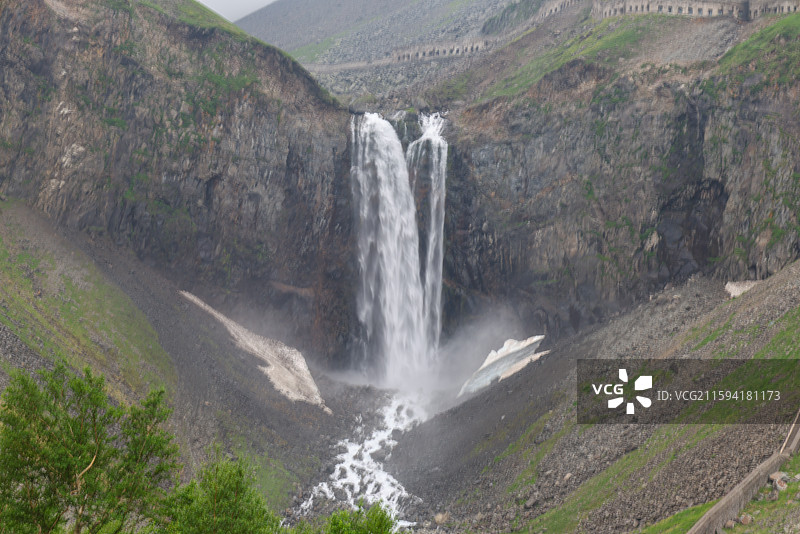 夏天松花江之源东北最大的瀑布长白山长白瀑布二道白河自然风光图片素材