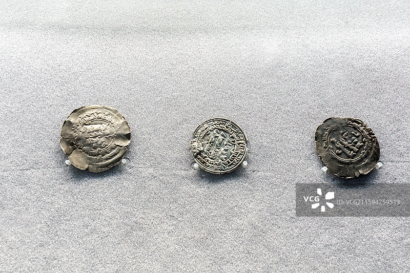 中国国家博物馆阿拉伯哈里发王朝窖藏银币公元10世纪中叶1993年发现于平斯克白俄罗斯国家历史博物馆藏图片素材