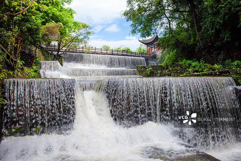 云南保山腾冲叠水河瀑布图片素材