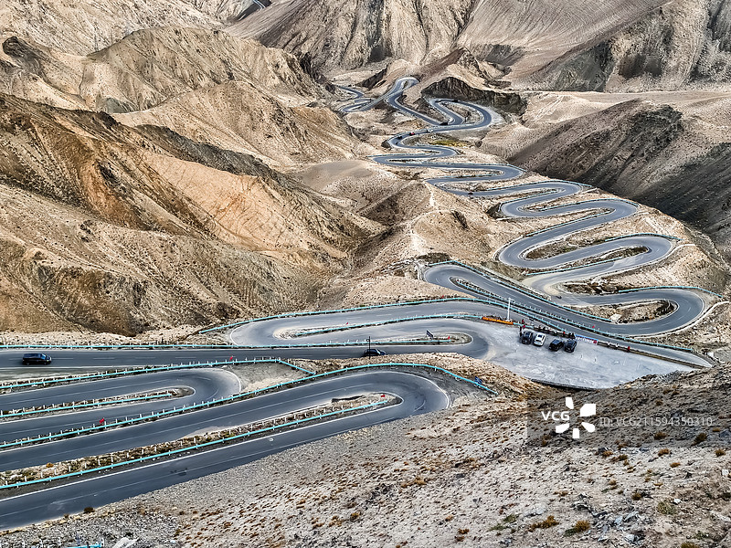 帕米尔高原盘龙古道（拍摄于南疆塔县）图片素材