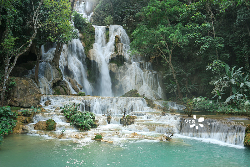 老挝琅勃拉邦关西瀑布图片素材
