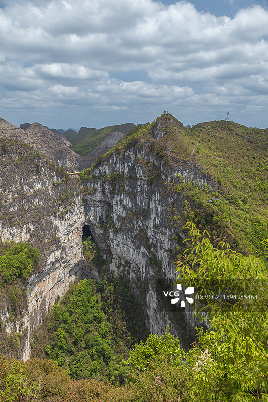 广西百色乐业大石围天坑群风光图片素材