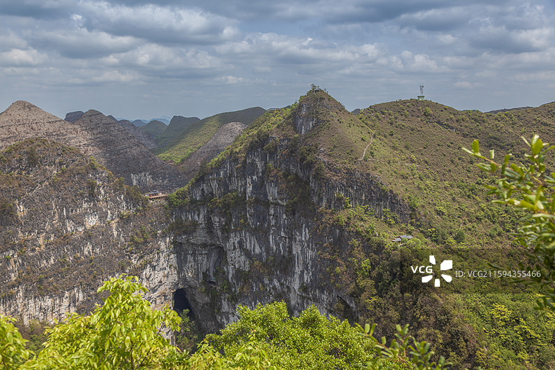 广西百色乐业大石围天坑群风光图片素材