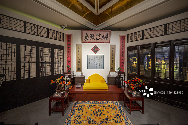 紫禁城和避暑山庄藏钟表联展：烟波致爽殿（此殿位于避暑山庄正宫区后寝，是清帝驻跸山庄期间的寝宫）图片素材