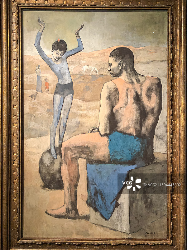 俄罗斯莫斯科 普希金画廊 《年轻的杂技演员在球上》 毕加索图片素材