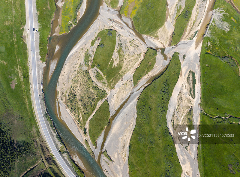 航拍227国道果洛段黄河（上游）风光图片素材