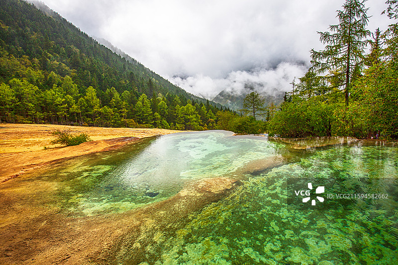 黄龙争艳池图片素材