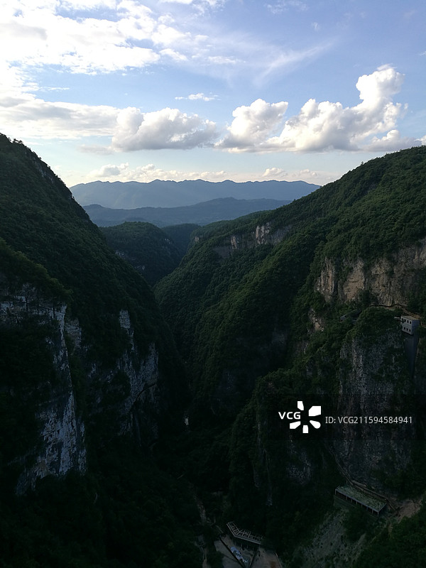 湖南省张家界市慈利县大峡谷景区玻璃桥图片素材