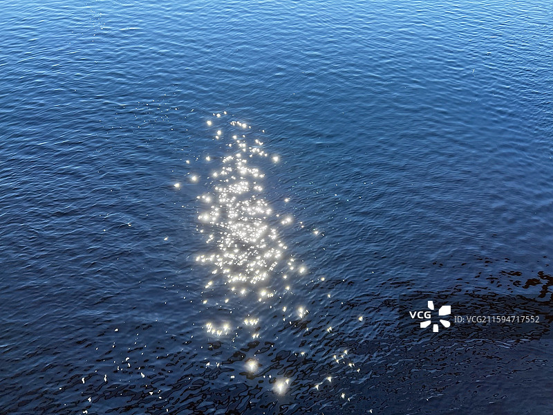 粼粼波光图片素材