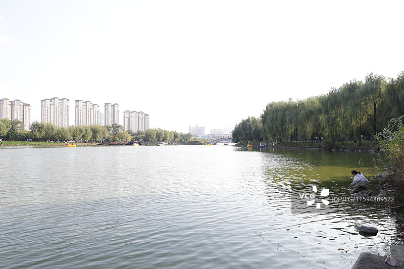 吉林北山公园，金秋，十一，游船，金色荷叶，图片素材