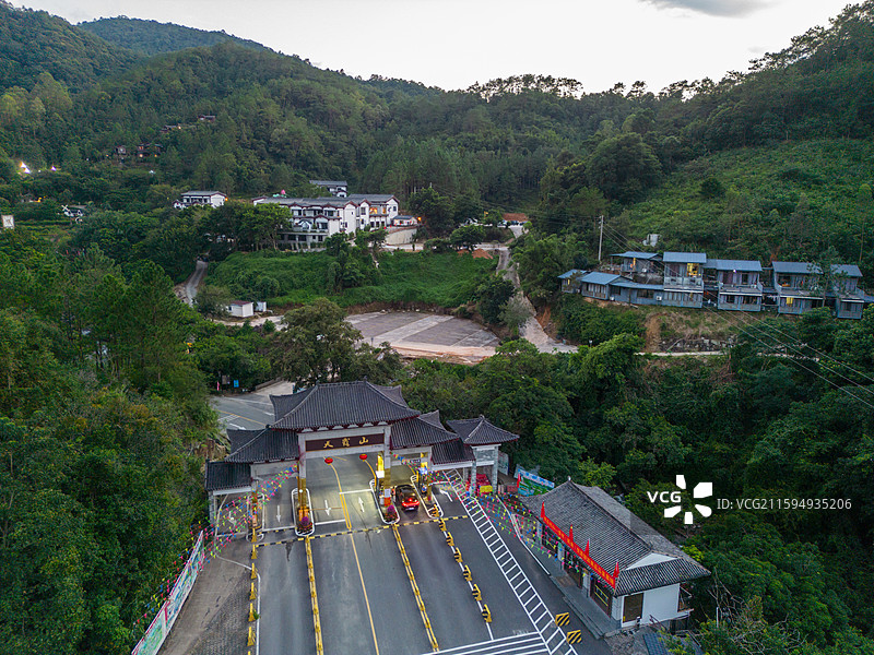 天露山景区入口，广东省云浮市新兴县里洞镇图片素材