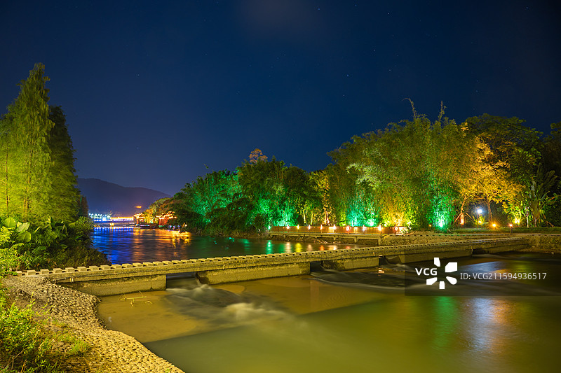 六祖故里旅游景区夜景，中国广东省云浮市六祖镇图片素材