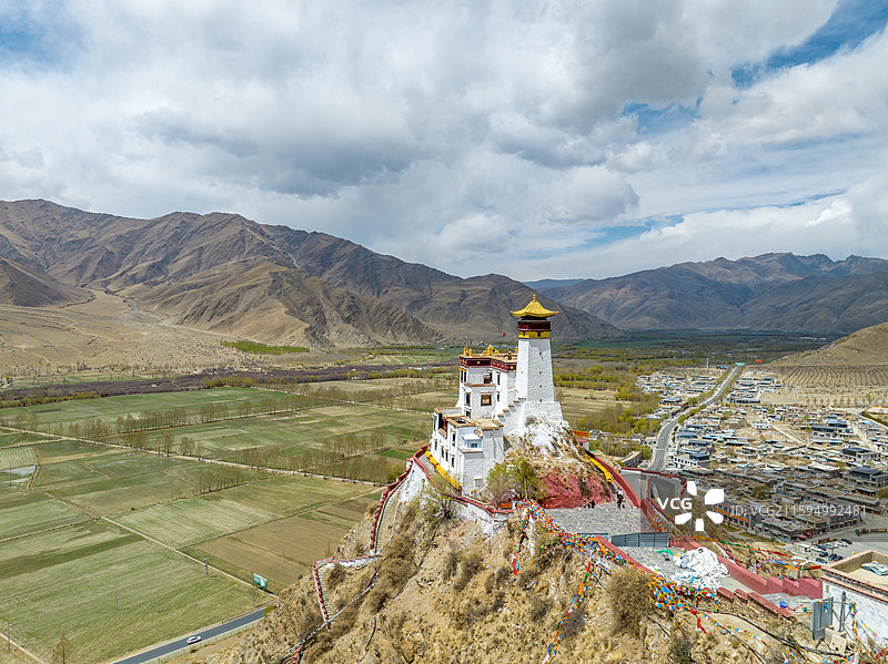 西藏航拍 山南雍布拉康 寺庙风光图片素材