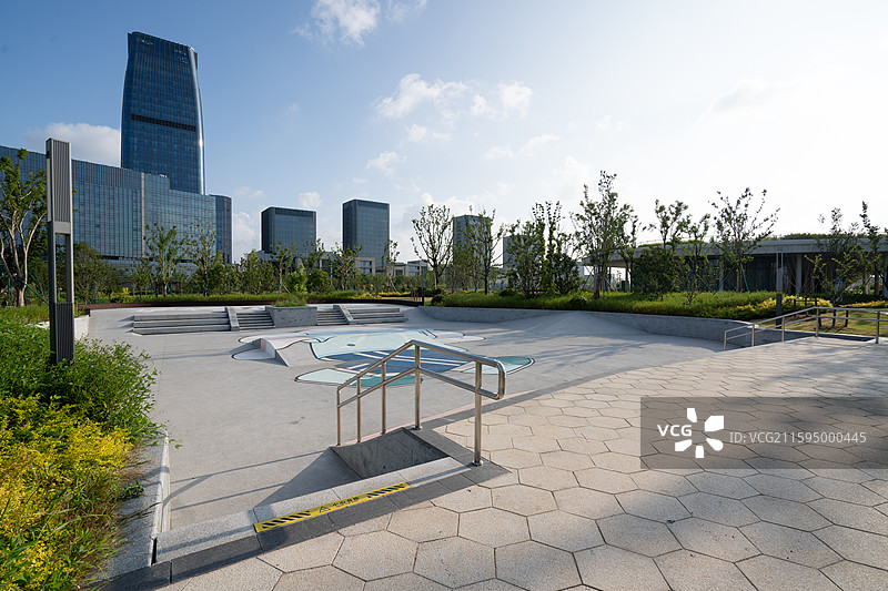 城市里的滑板公园图片素材
