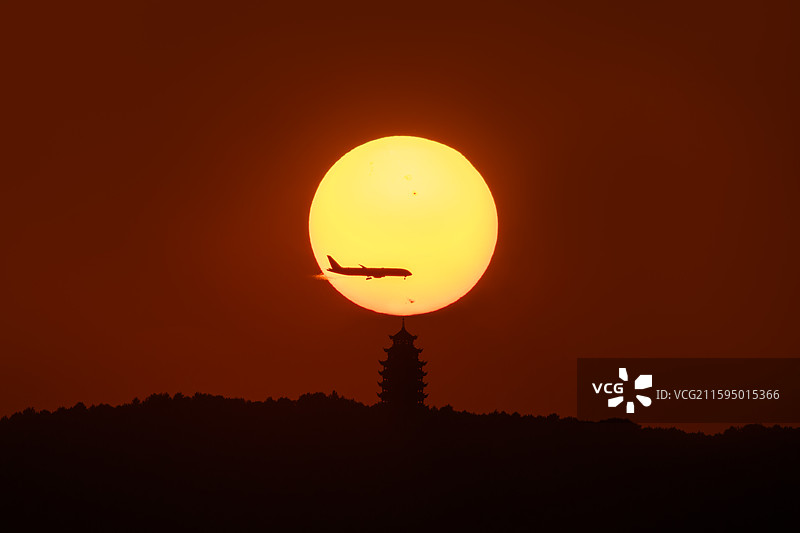 日落时分的铁山坪云外楼图片素材