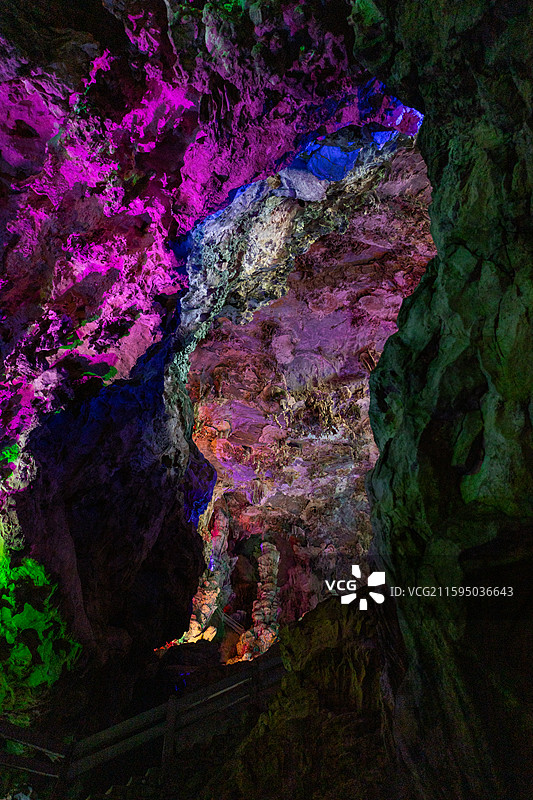 阳江凌霄岩风景区，凌霄岩洞图片素材